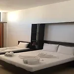 Otel Kroi 3*