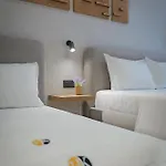 Kroi Hotel 3*