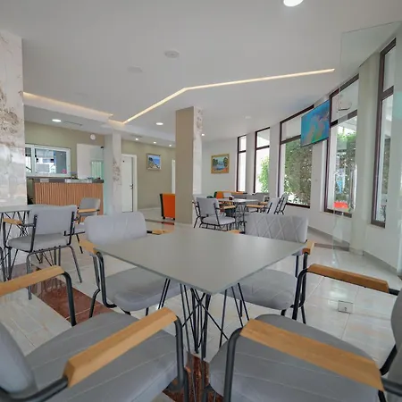Hotel Kroi 3*