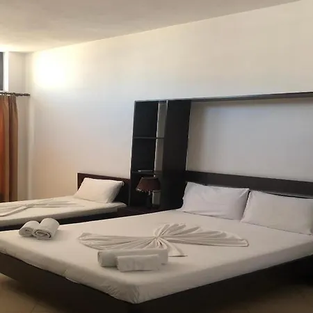 Hotel Kroi 3*