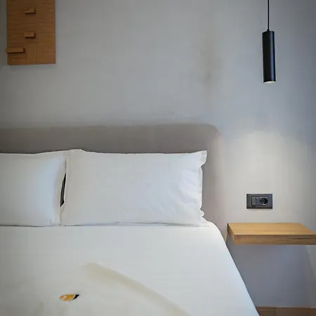 Kroi Hotel