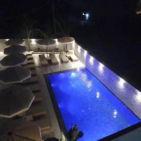 Kroi Hotel 3*