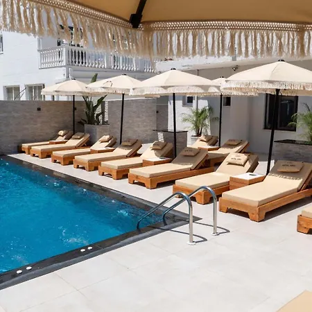 Kroi Hotel 3*