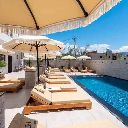 Kroi Hotel 3*