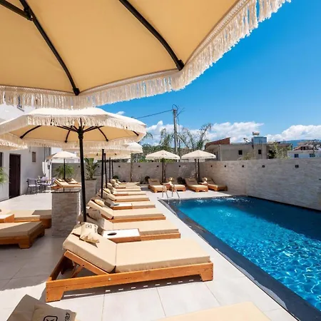Kroi Hotel 3*