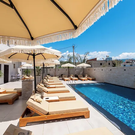 Kroi Hotel 3*