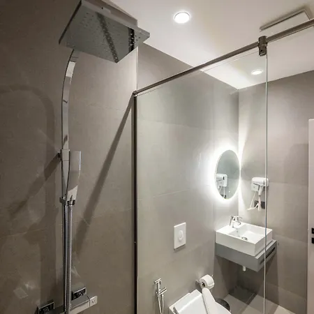 Kroi Hotel 3*